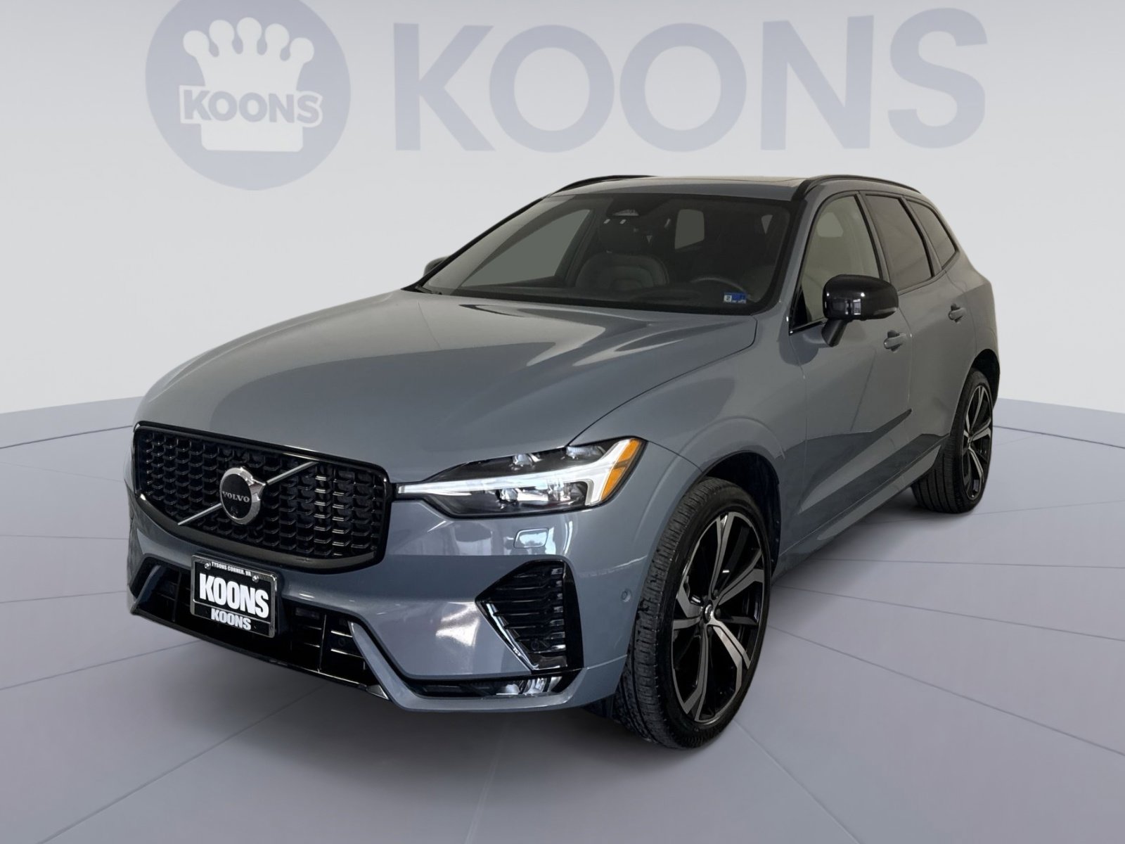Used 2023 Volvo XC60 B5 Ultimate w/ Climate Package image 1