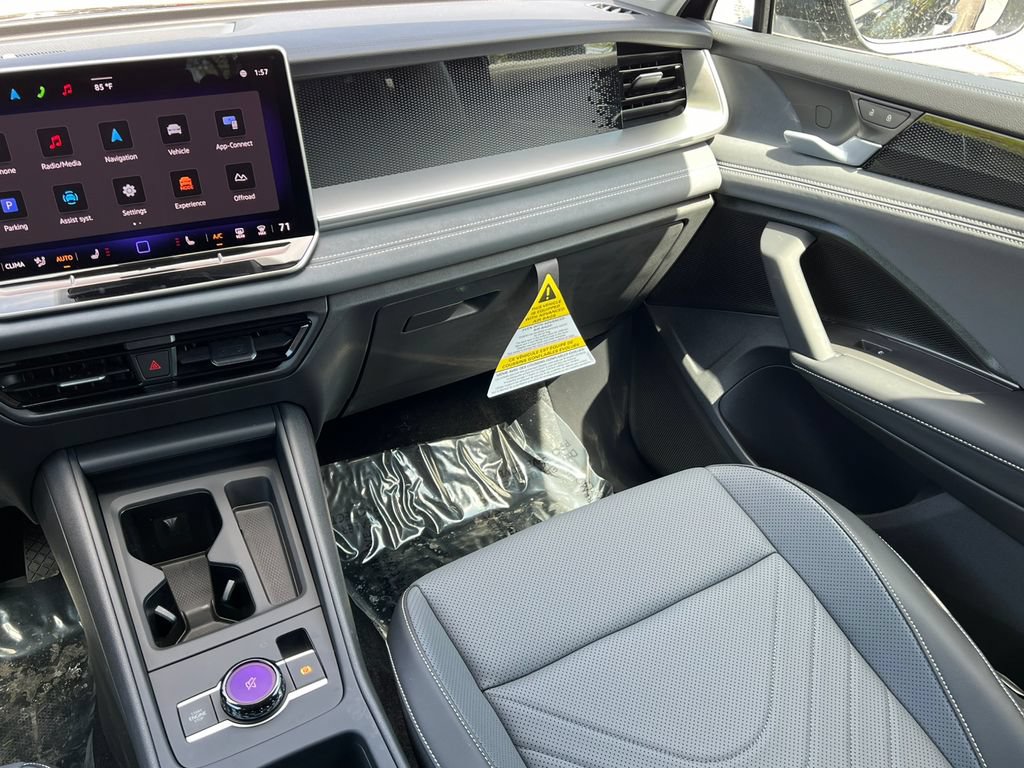 New 2025 Volkswagen Tiguan SE AWD/4WD image 29