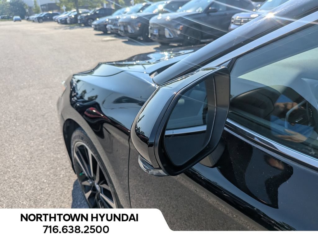Used 2019 Toyota Camry XSE FWD image 40