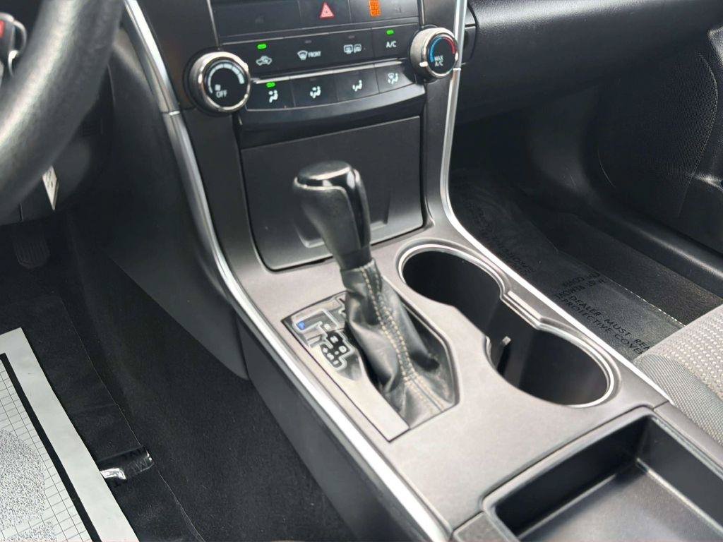 Used 2016 Toyota Camry LE FWD image 16