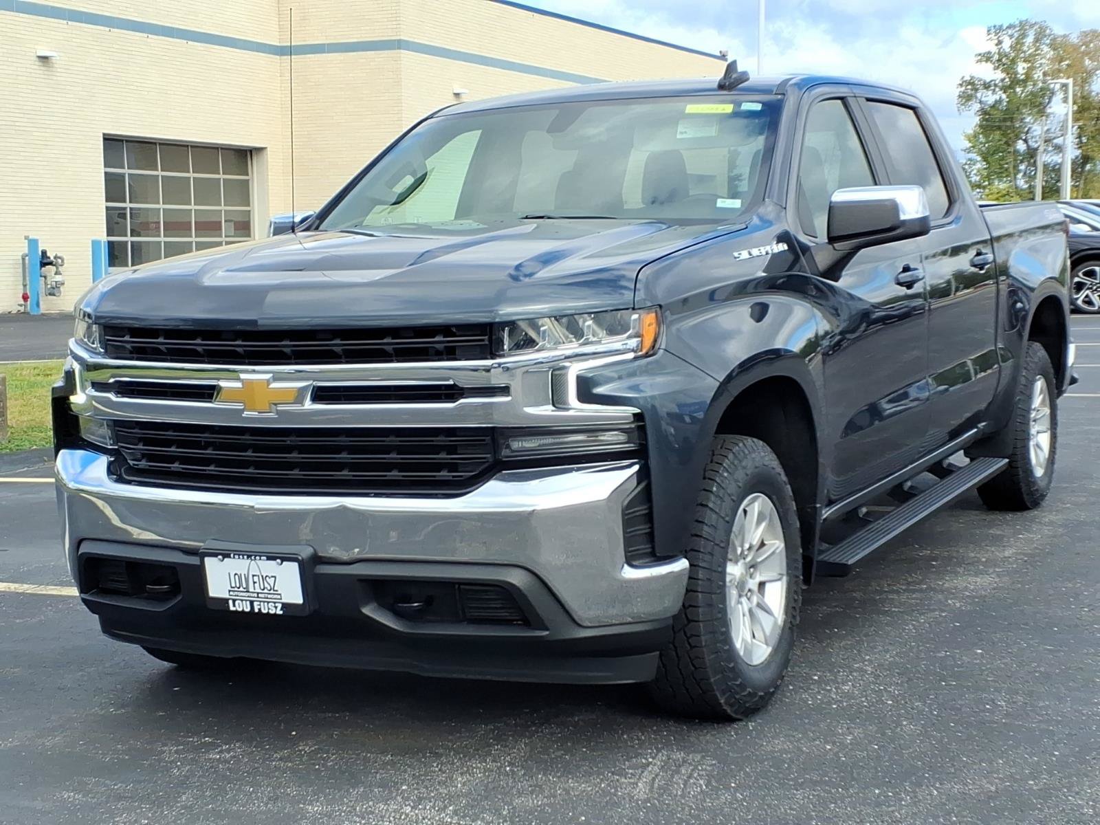 Used 2021 Chevrolet Silverado 1500 LT AWD/4WD image 2