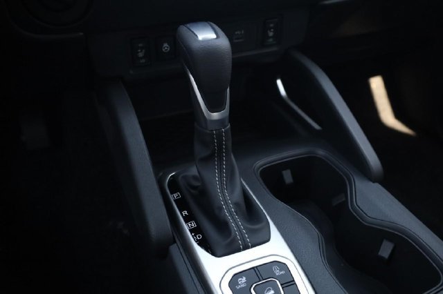 New 2026 Nissan Frontier SV w/ All-Weather Content Package AWD/4WD image 18
