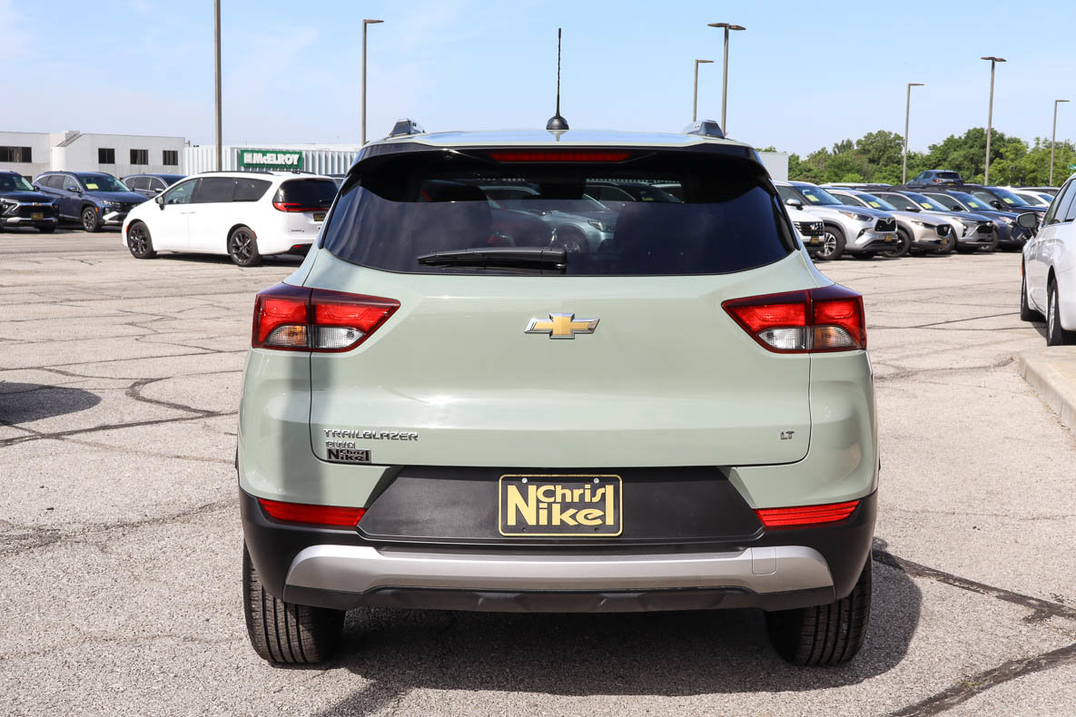 Used 2025 Chevrolet TrailBlazer LT AWD/4WD image 5