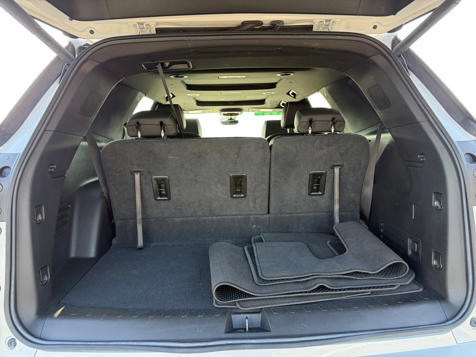 Used 2023 Chevrolet Traverse Premier image 17