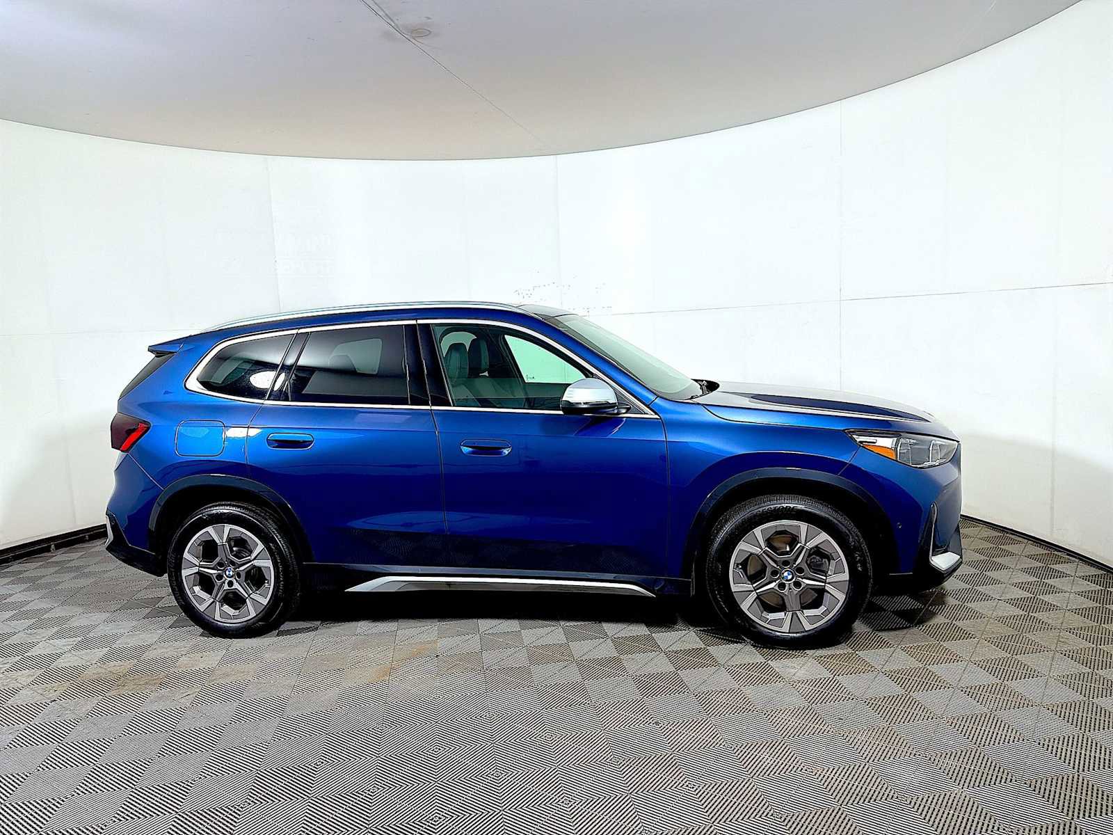 Certified 2023 BMW X1 xDrive28i w/ Convenience Package AWD/4WD image 7