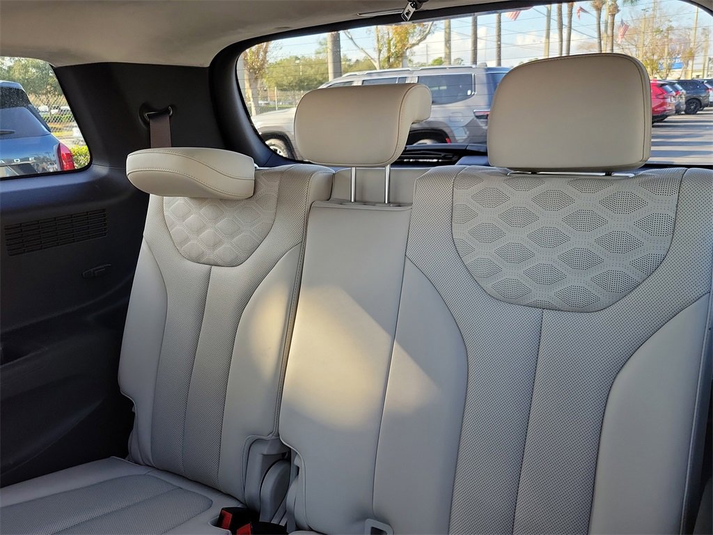 Used 2020 Hyundai Palisade Limited image 17