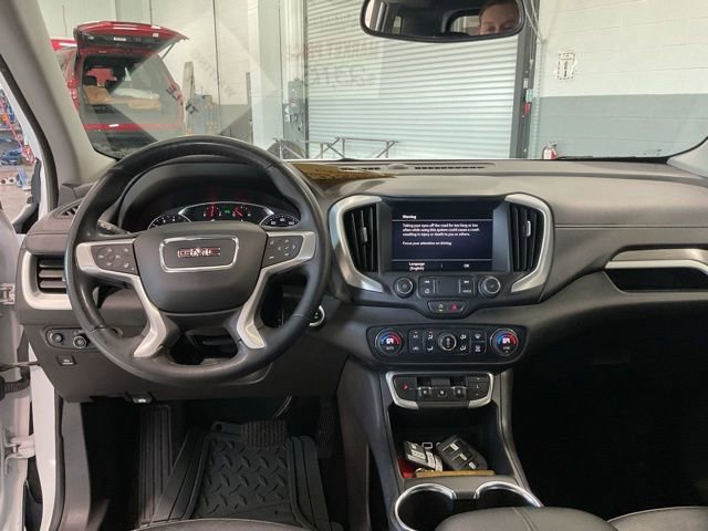 Used 2024 GMC Terrain SLT image 12