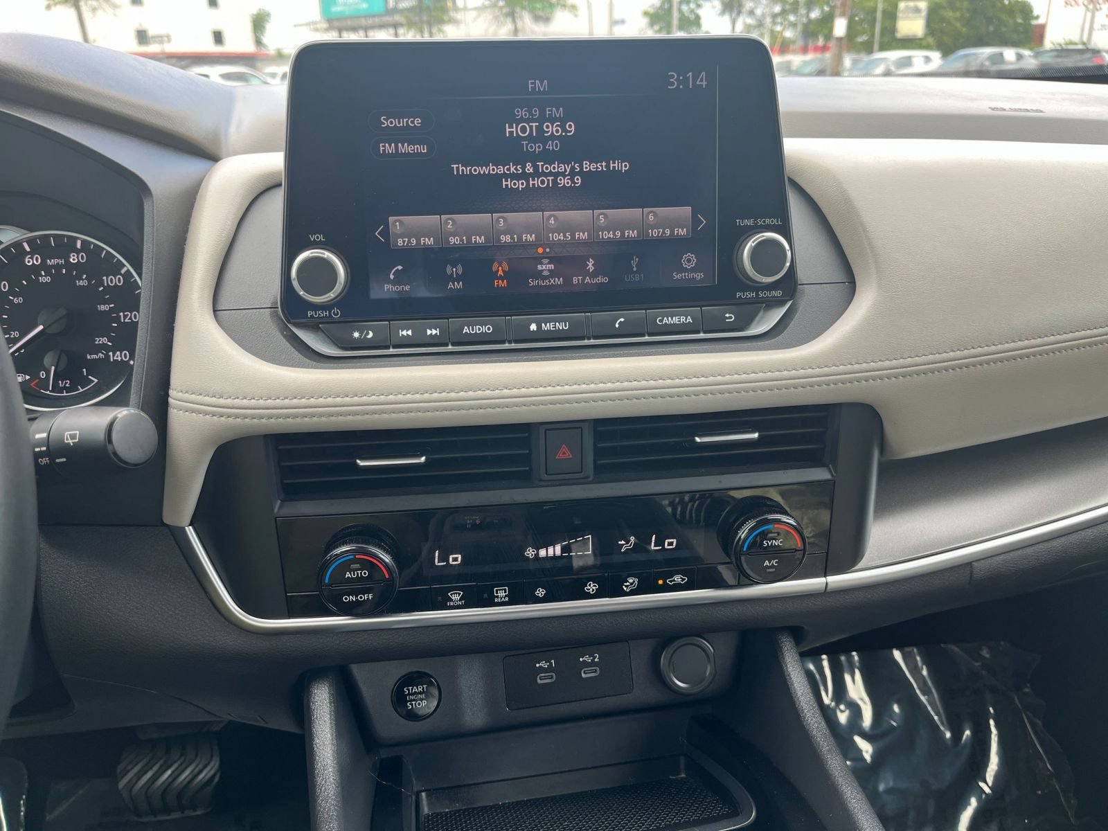 Used 2025 Nissan Rogue SV AWD/4WD image 17