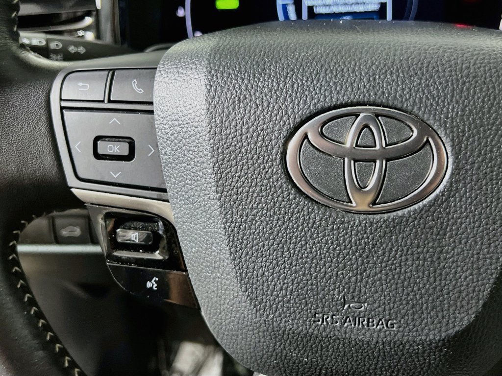 Used 2025 Toyota Camry SE FWD image 16