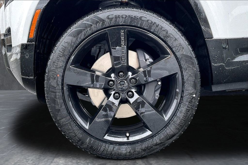 New 2026 Land Rover Defender 130 X-Dynamic SE AWD/4WD image 12