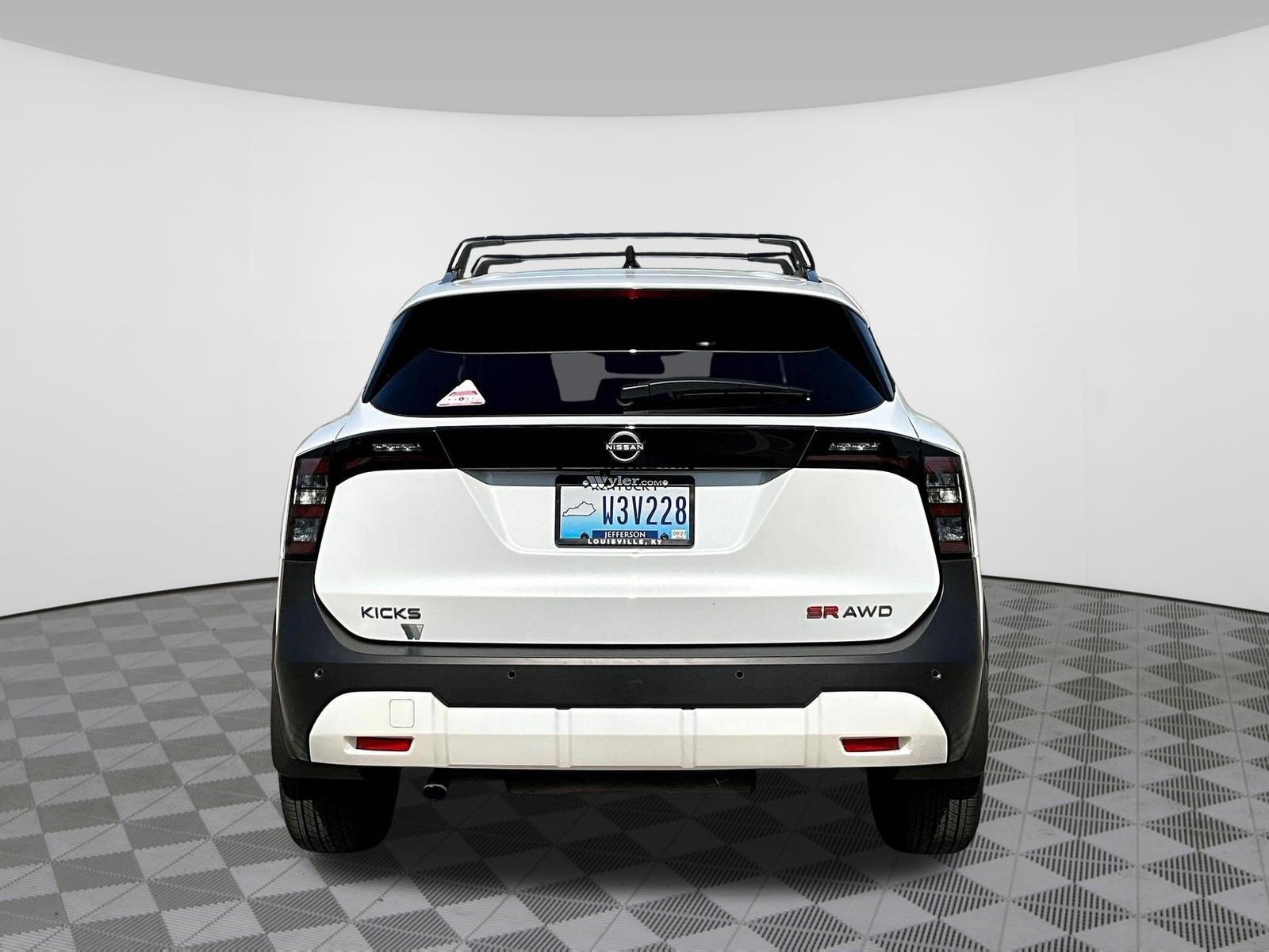 Certified 2026 Nissan Kicks SR w/ Cold Weather Package AWD/4WD image 5