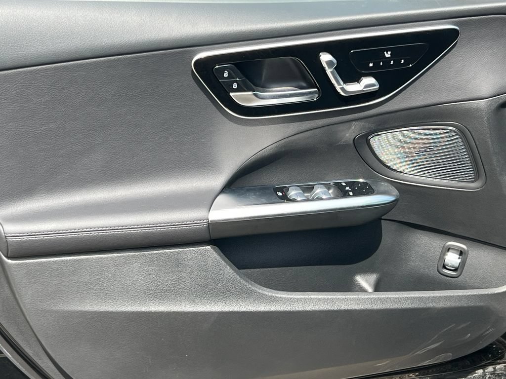New 2025 Mercedes-Benz C 300 4MATIC Sedan image 15