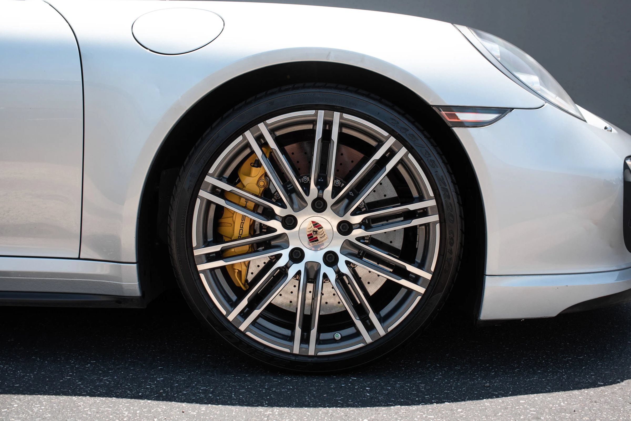 Used 2014 Porsche 911 Turbo S AWD/4WD image 43