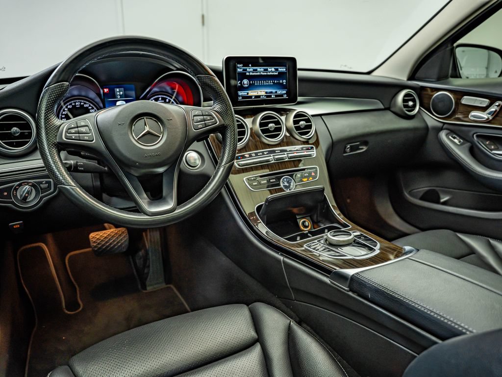 Used 2018 Mercedes-Benz C 300 4MATIC Sedan image 32