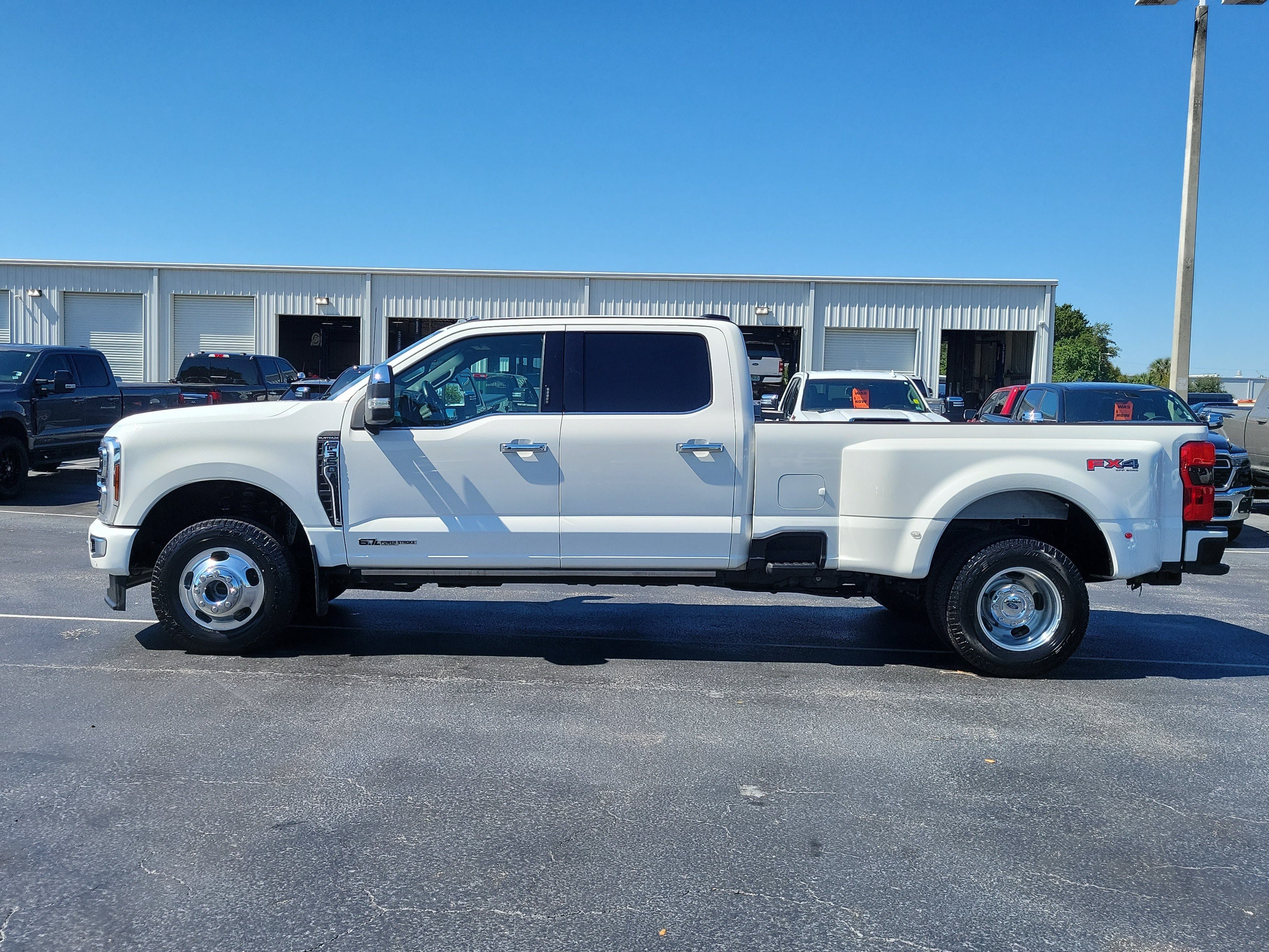 Certified 2024 Ford F350 Platinum w/ FX4 Off-Road Package AWD/4WD image 6