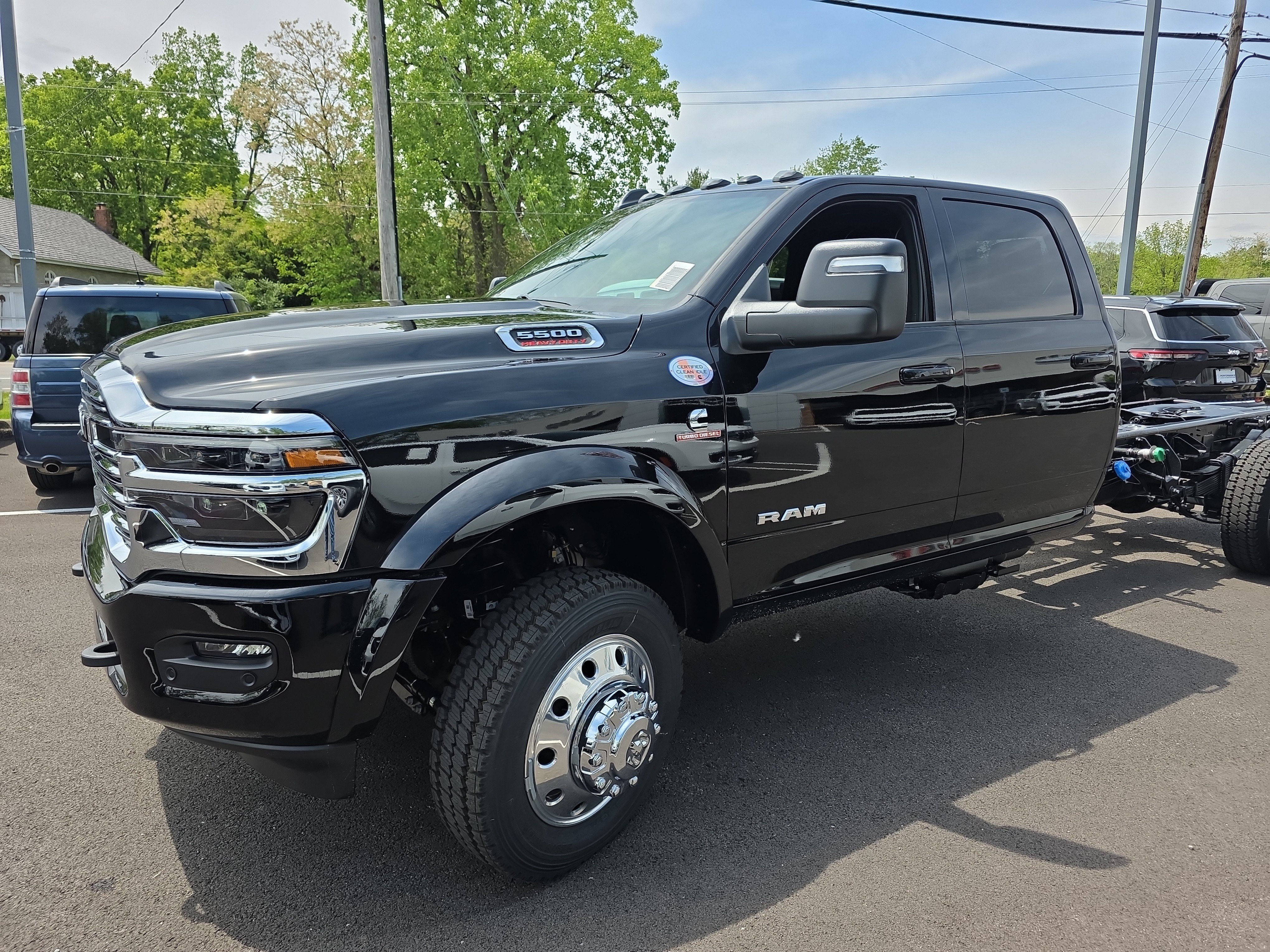 New 2026 RAM 5500 4x4 Crew Cab w/ Laramie Trim Package image 19