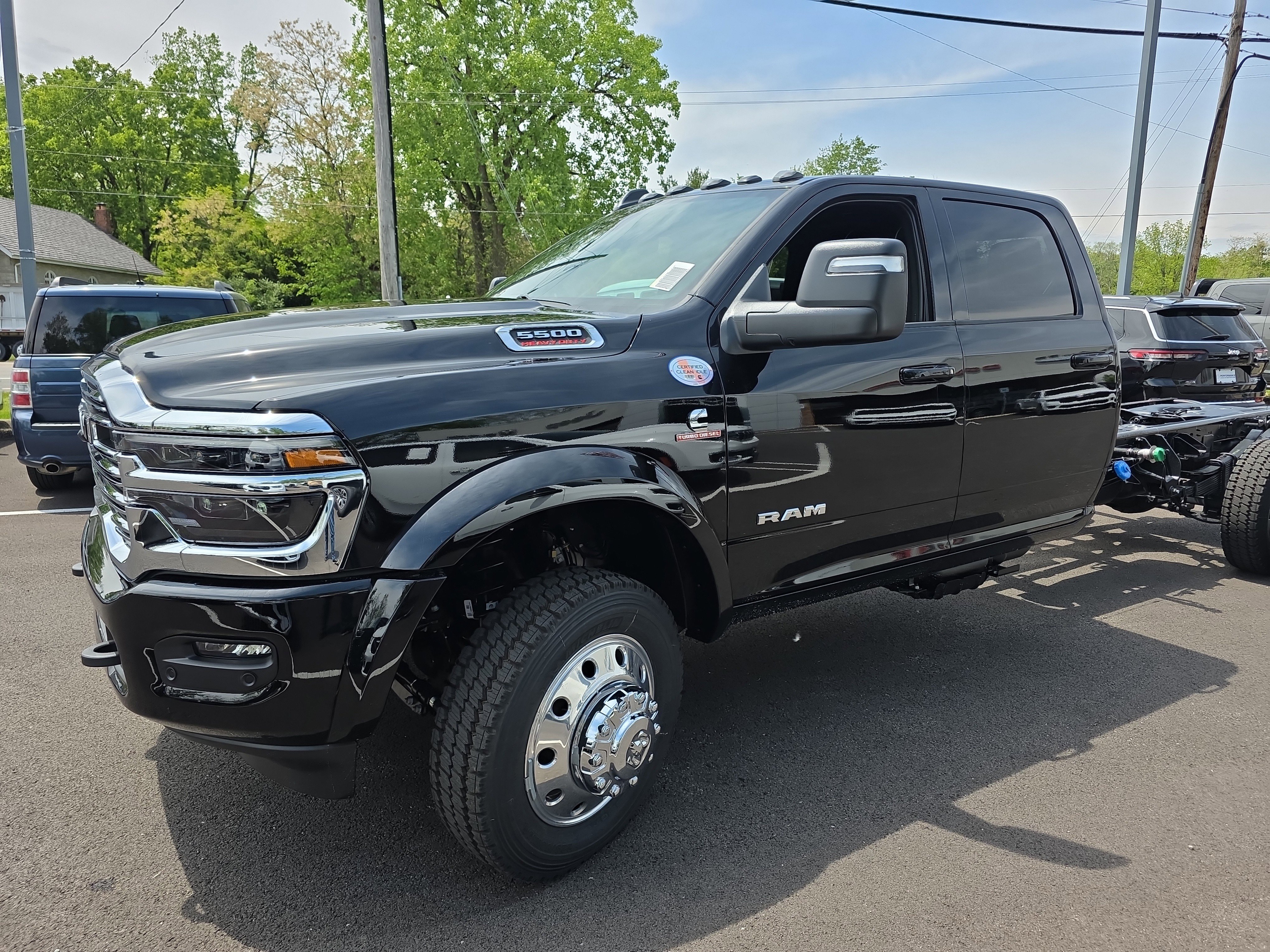New 2026 RAM 5500 4x4 Crew Cab w/ Laramie Trim Package image 19