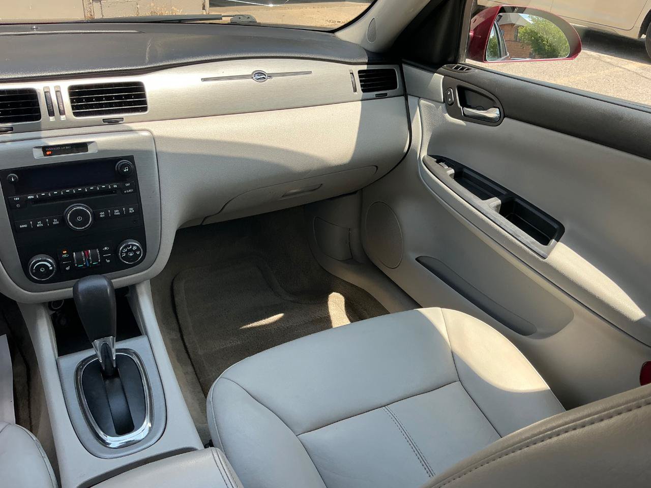 Used 2008 Chevrolet Impala LT w/ Luxury Edition Package FWD image 16