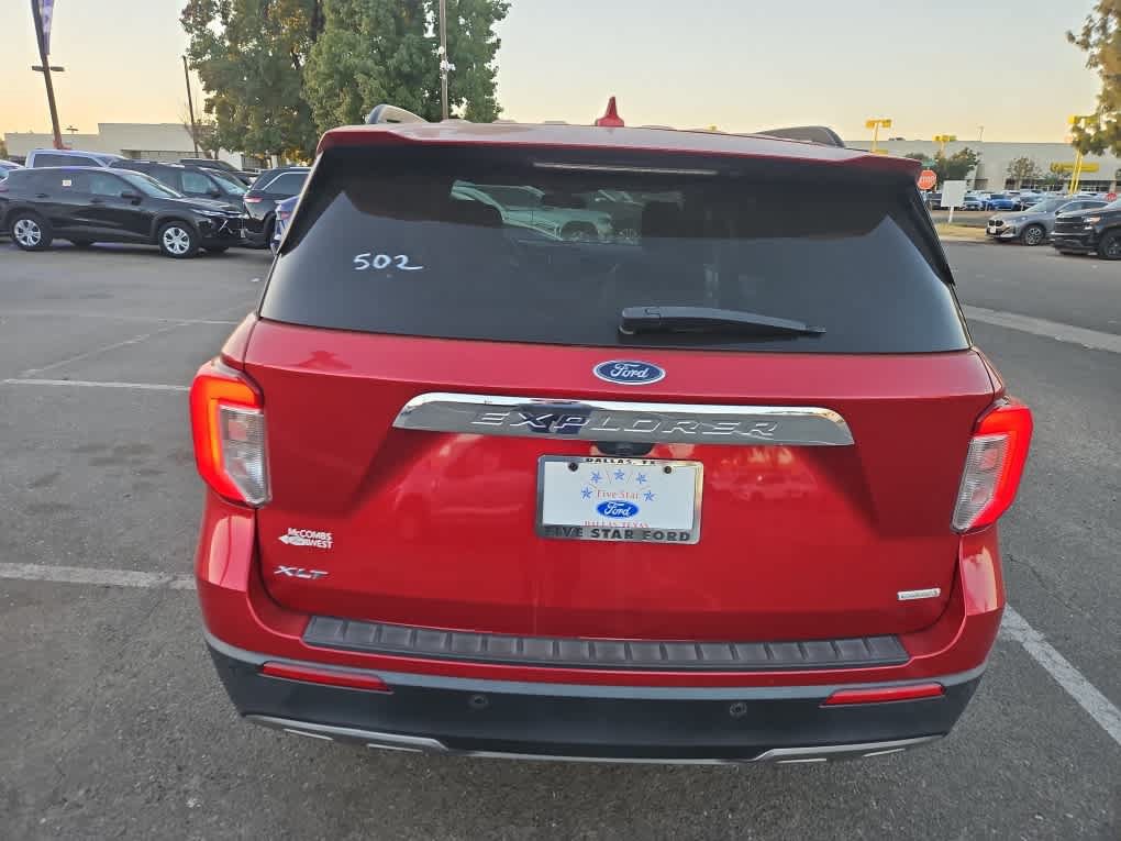 Used 2020 Ford Explorer XLT w/ Equipment Group 202A RWD image 7