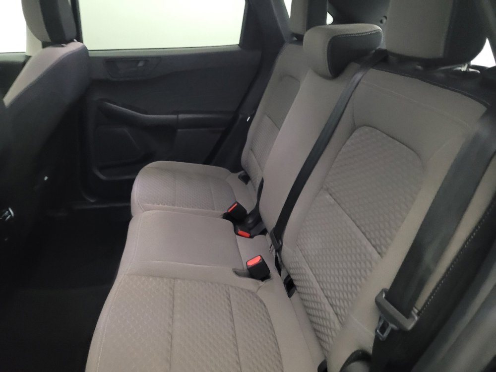 Used 2022 Ford Escape SE w/ Cold Weather Package image 18