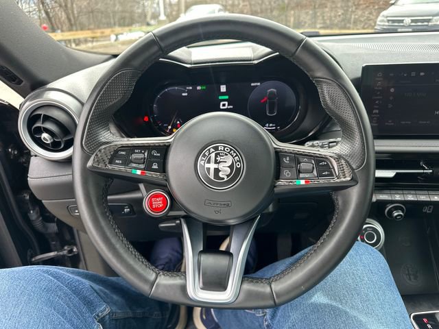 Used 2024 Alfa Romeo Tonale Ti w/ Premium Interior Package image 37