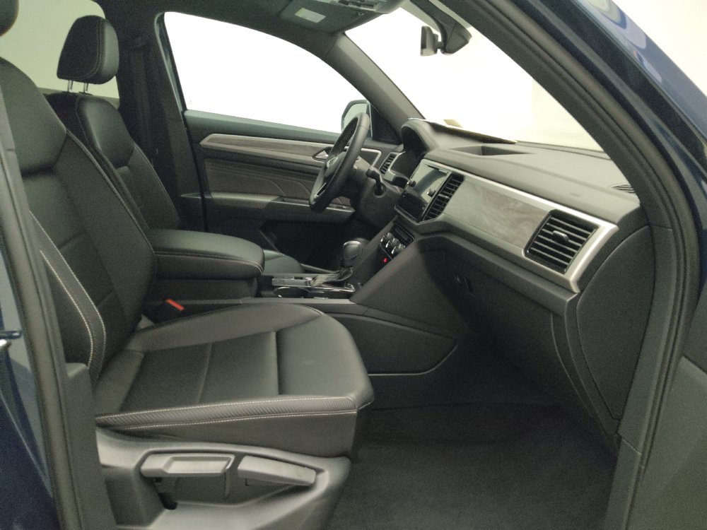 Used 2023 Volkswagen Atlas Cross Sport SE w/ Panoramic Sunroof Package FWD image 21