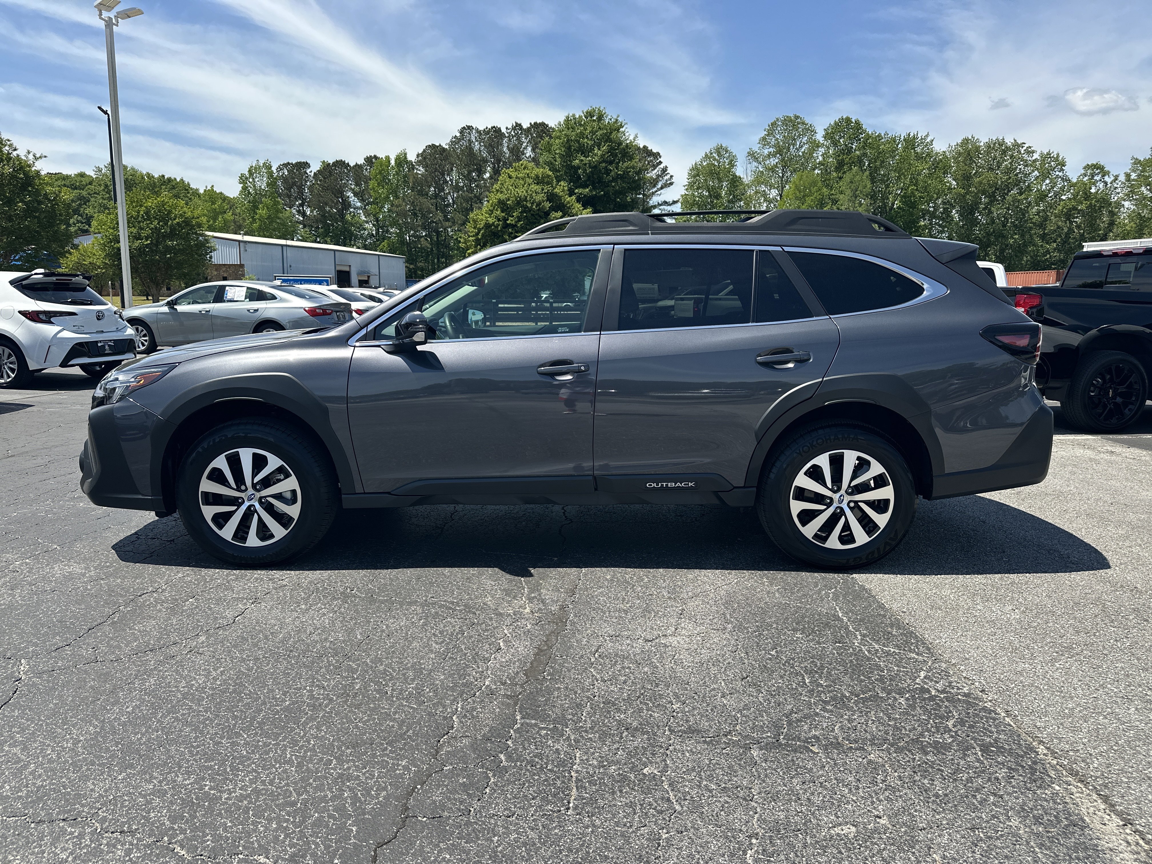 Used 2025 Subaru Outback Premium w/ Popular Package #1 AWD/4WD image 5