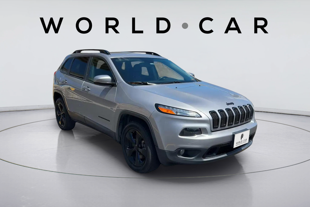 Used 2018 Jeep Cherokee Latitude w/ Altitude Package AWD/4WD image 1