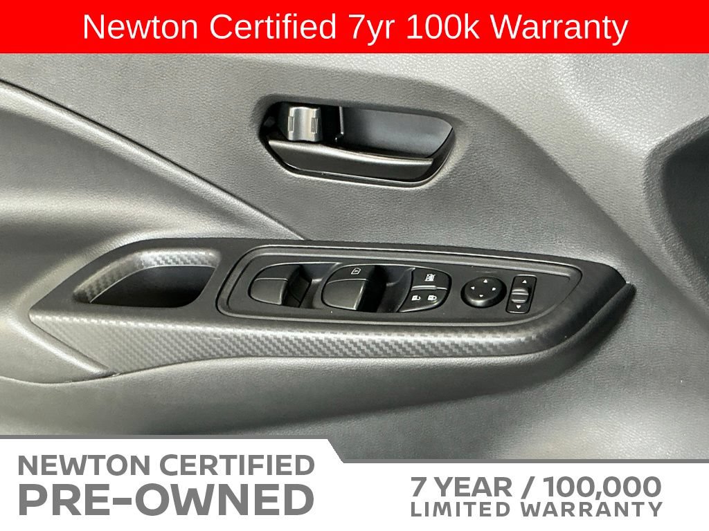Used 2025 Nissan Versa S w/ Trunk Package FWD image 32