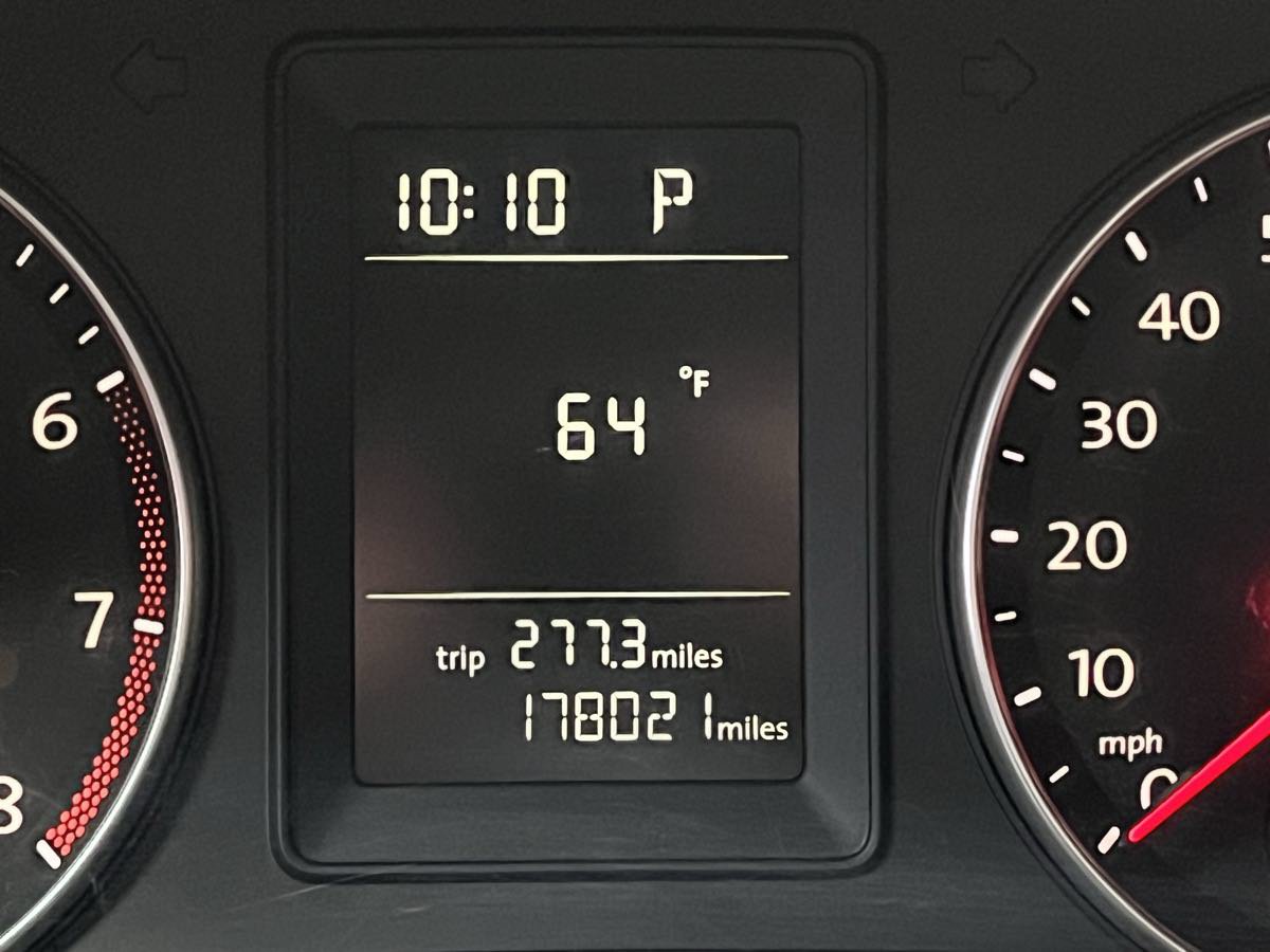 Used 2010 Volkswagen Jetta Limited Edition FWD image 15