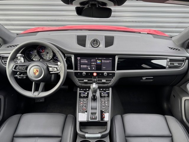 New 2026 Porsche Macan image 17