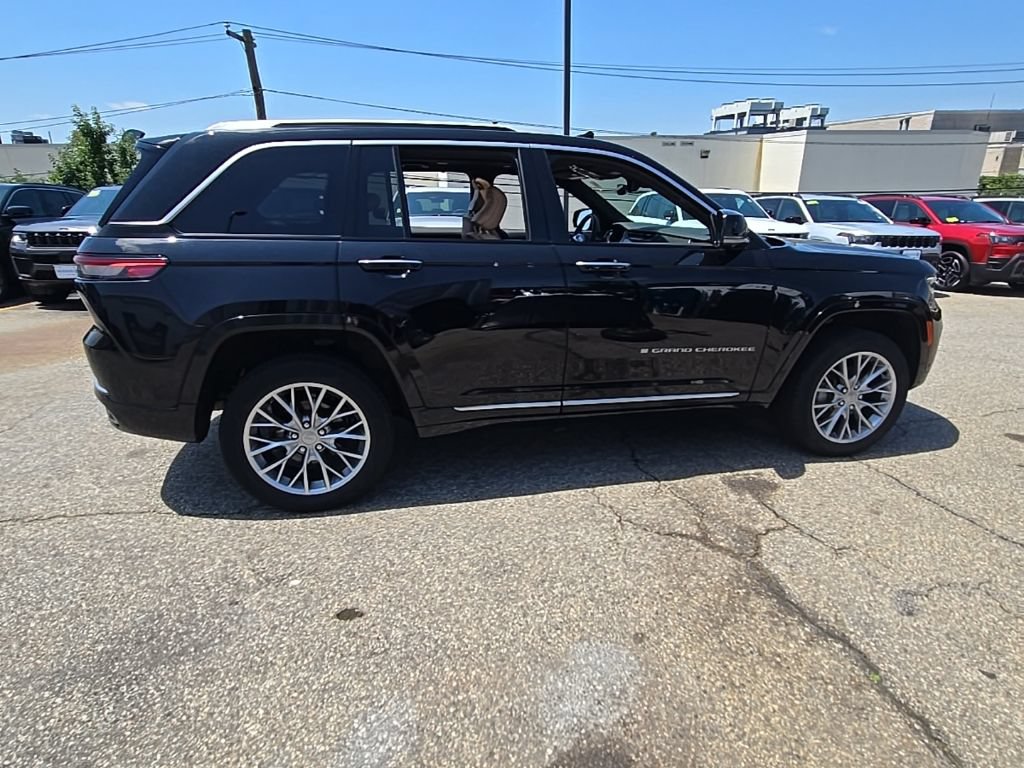 Certified 2023 Jeep Grand Cherokee Summit AWD/4WD image 8