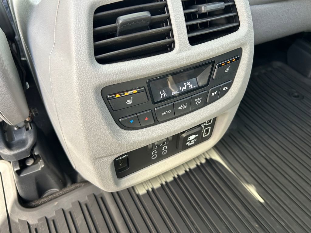 Used 2021 Honda Pilot Touring image 37