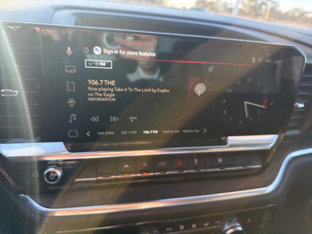 Used 2025 GMC Sierra 1500 SLT image 9