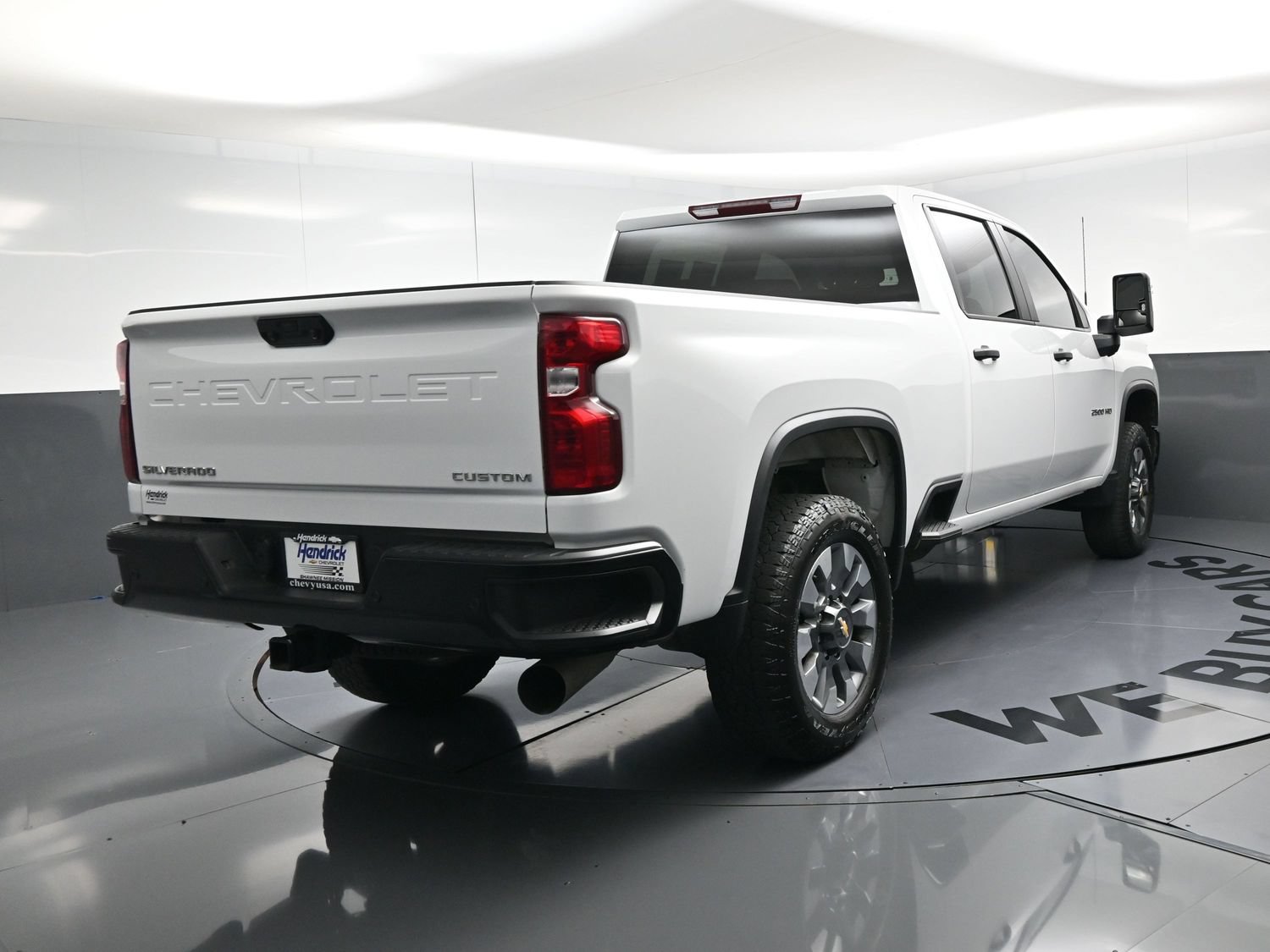 Used 2024 Chevrolet Silverado 2500 Custom w/ Custom Value Package AWD/4WD image 9