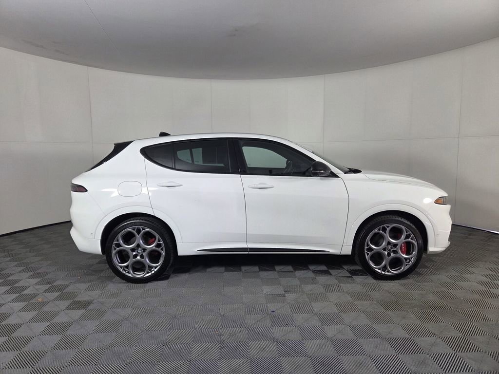 Used 2025 Alfa Romeo Tonale Tributo Italiano AWD/4WD image 5
