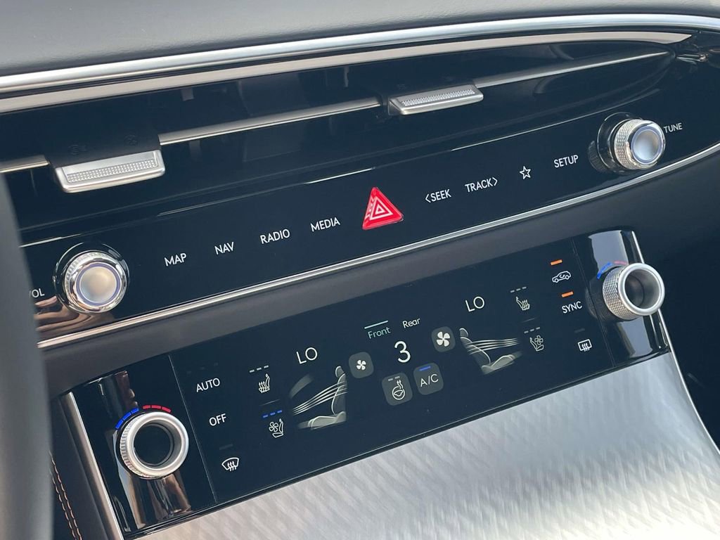 New 2026 Genesis GV70 2.5T Sport Prestige AWD/4WD image 15
