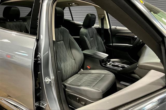 Used 2022 Buick Envision Avenir w/ Technology Package II FWD image 26