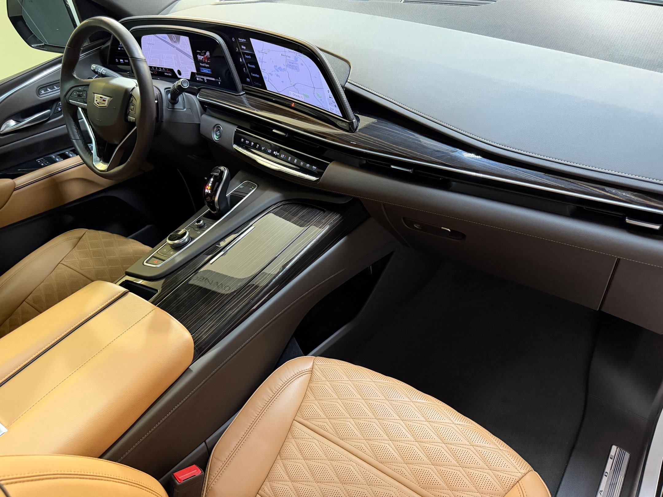 Used 2021 Cadillac Escalade Premium Luxury image 57