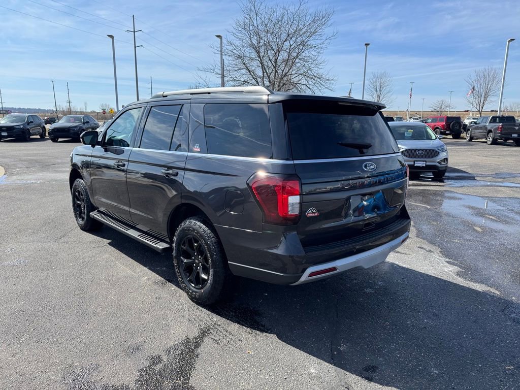 Used 2022 Ford Expedition Timberline image 3