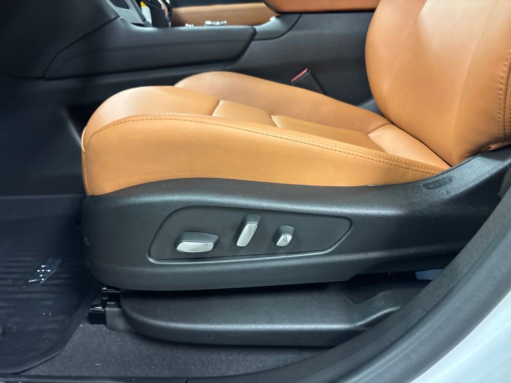 New 2025 Cadillac XT5 Premium Luxury w/ LPO, Floor Liner Package image 28