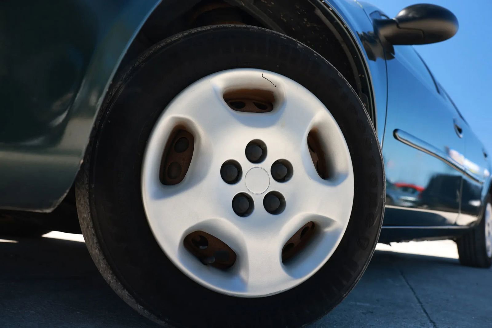 Used 2001 Dodge Neon Highline image 29