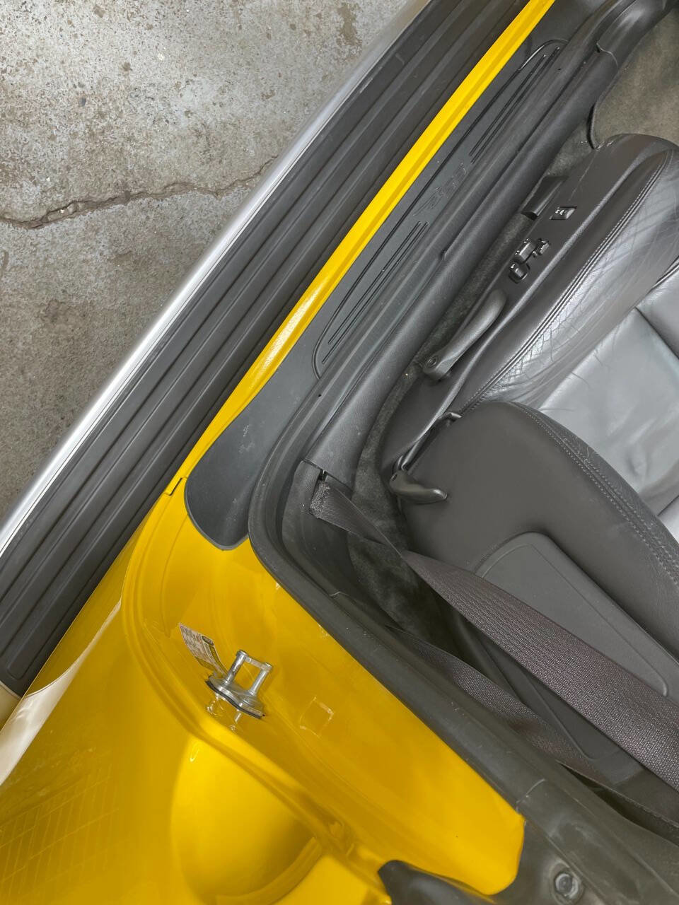 Used 2004 Chevrolet SSR w/ Preferred Equipment Group image 23