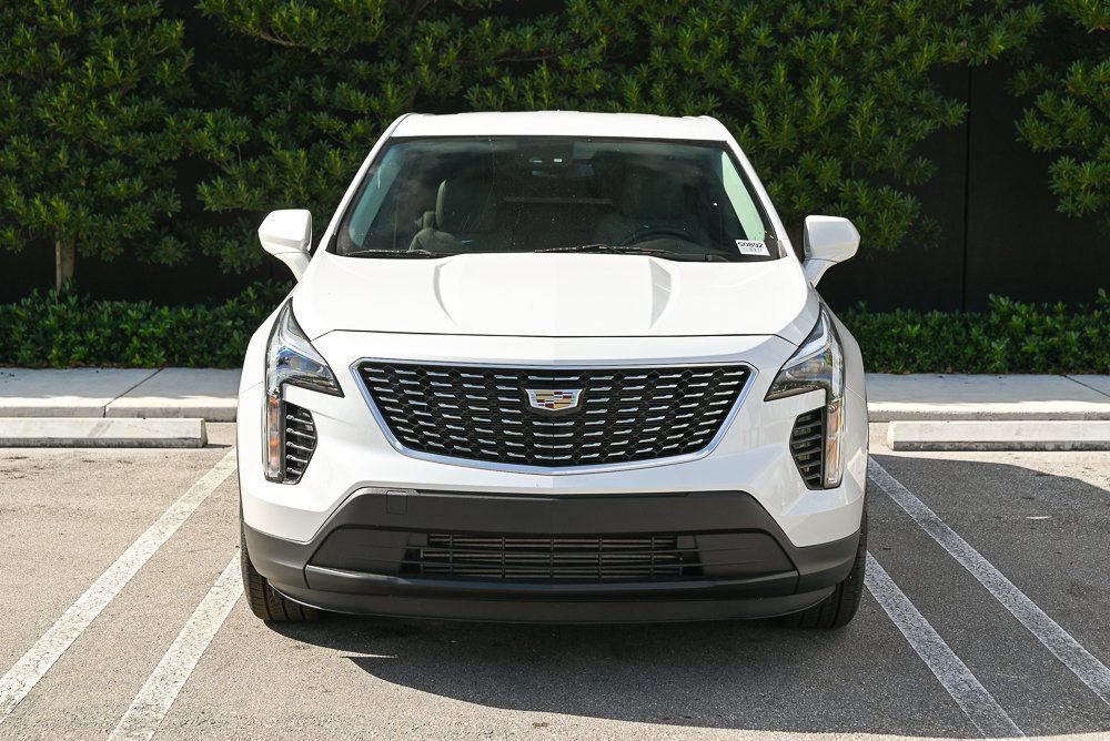 Used 2021 Cadillac XT4 Luxury FWD image 2