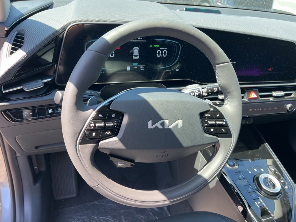 New 2025 Kia Niro EX w/ EX Cold Weather Package image 10