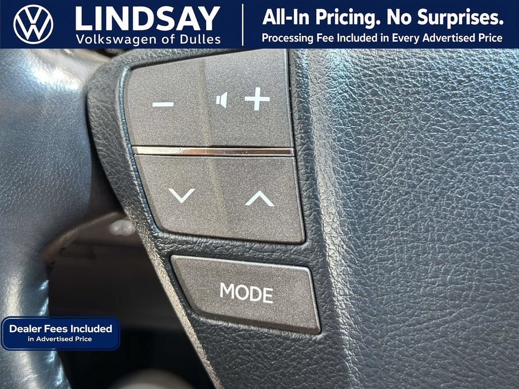 Used 2013 Lexus LX 570 4WD w/ Luxury Pkg image 22