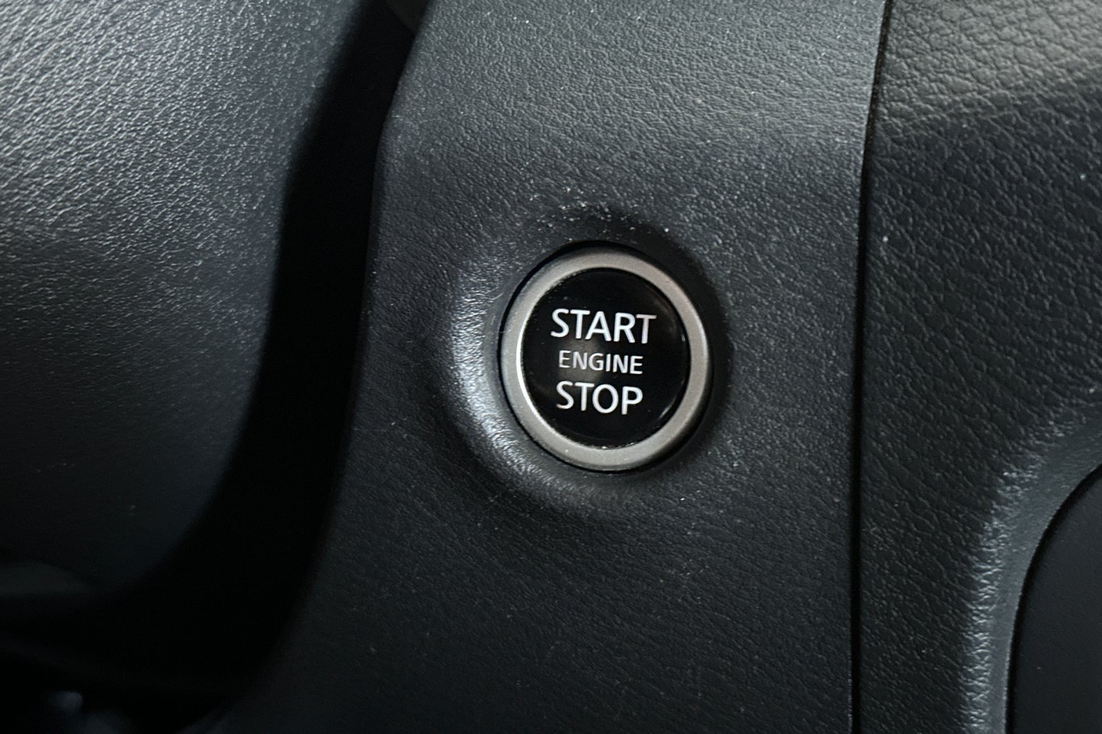 Used 2023 Nissan Frontier SV w/ Midnight Edition Package RWD image 20