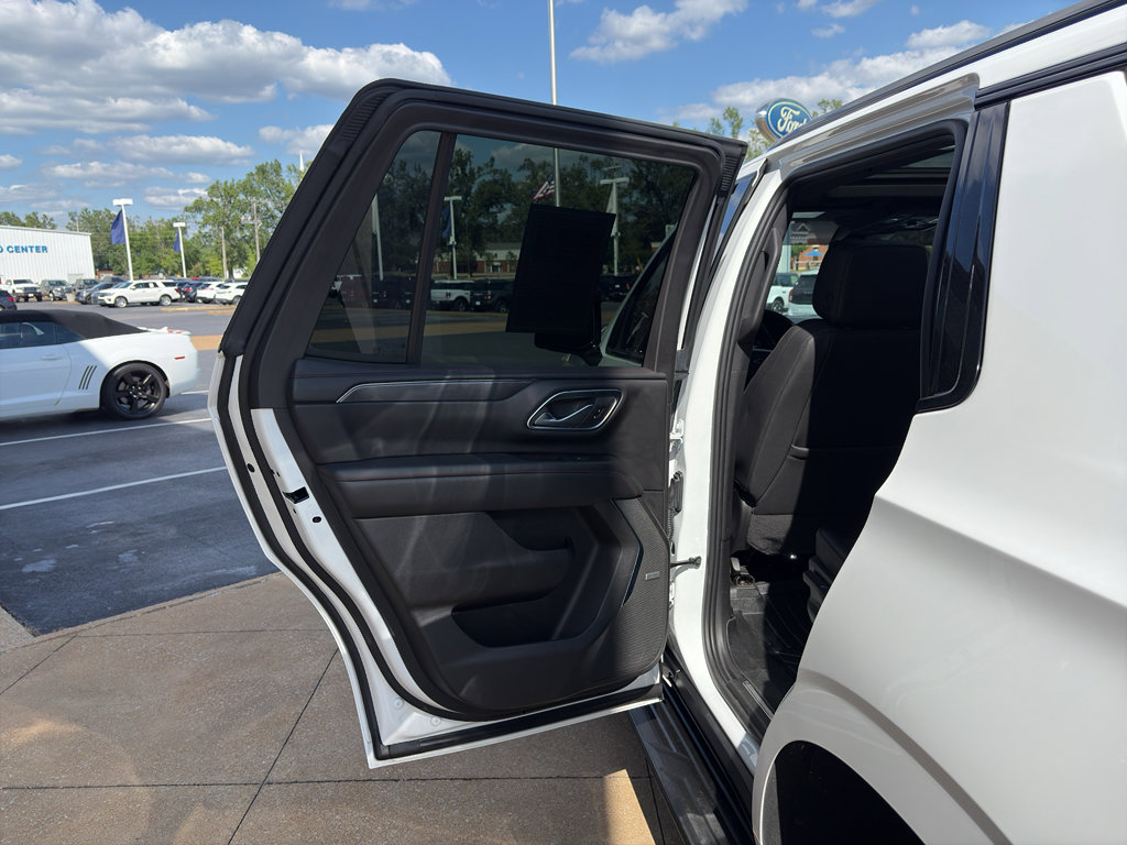Used 2023 Chevrolet Tahoe RST w/ Luxury Package AWD/4WD image 21