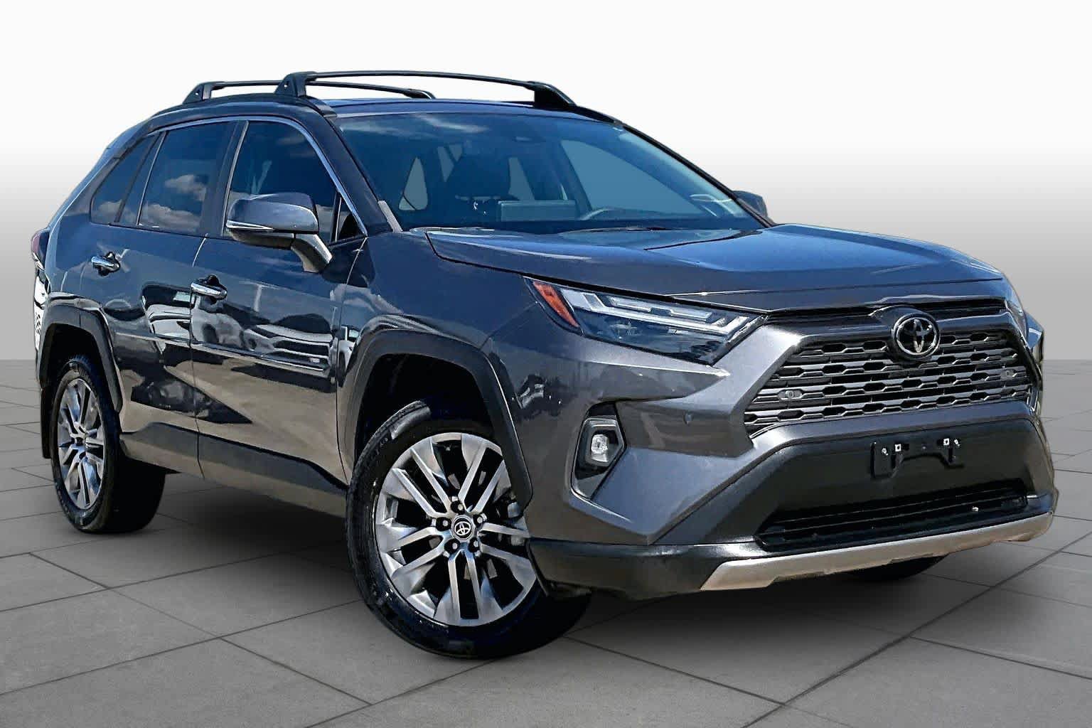 Used 2023 Toyota RAV4 Limited FWD image 3