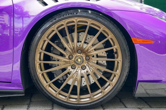 Used 2021 Lamborghini Huracan EVO image 35